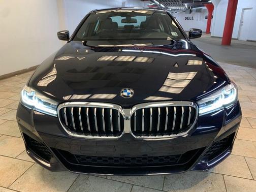 Carbon Black Metallic 2023 BMW 530 i xDrive