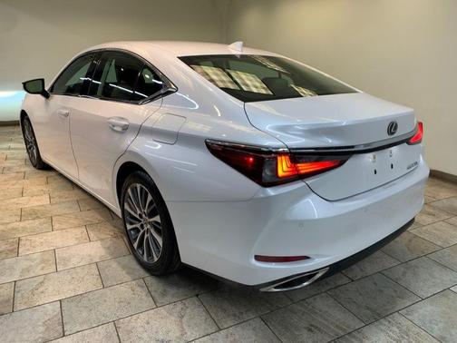 2019 Lexus ES 350 Base