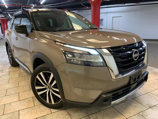2023 Nissan Pathfinder Platinum 4WD