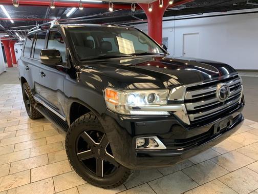 2016 Toyota Land Cruiser Base