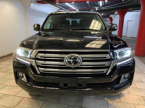 2016 Toyota Land Cruiser Base