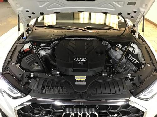 Glacier White Metallic 2023 Audi A8 L 55 TFSI quattro Tiptronic