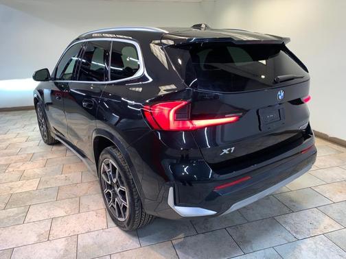 Black Sapphire Metallic 2025 BMW X1 xDrive28i