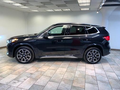 Black Sapphire Metallic 2025 BMW X1 xDrive28i