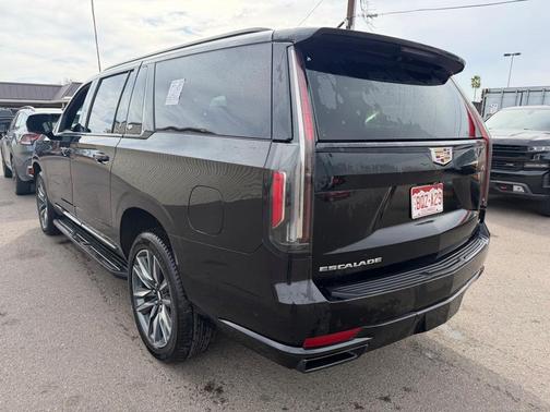 2023 Cadillac Escalade ESV Sport