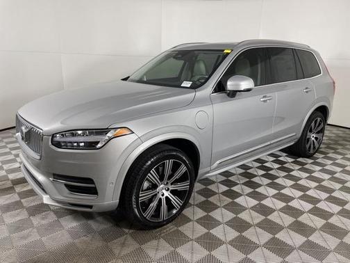 2025 Volvo XC90 Plug-In Hybrid T8 Plus 6-Seater