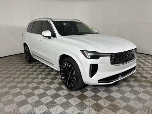 2025 Volvo XC90 B6 Plus 7-Seater