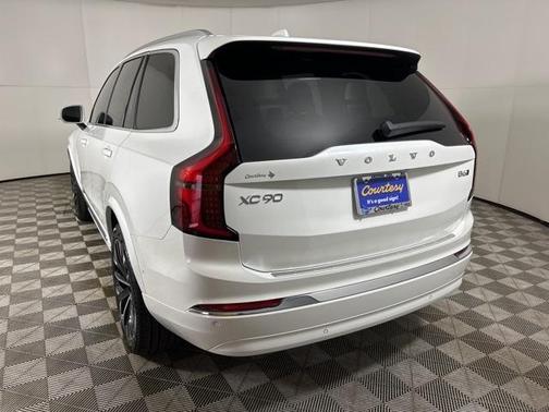 2025 Volvo XC90 B6 Plus 7-Seater