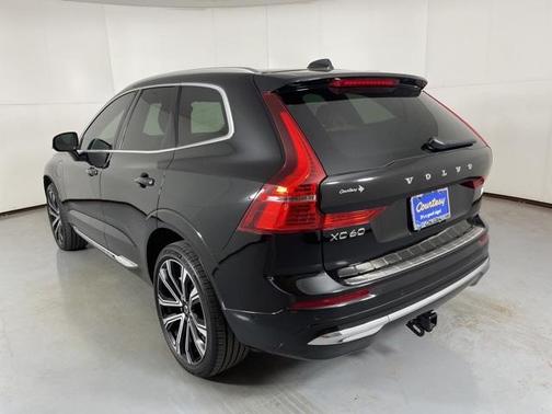 2023 Volvo XC60 Recharge Plug-In Hybrid T8 Ultimate Bright Theme