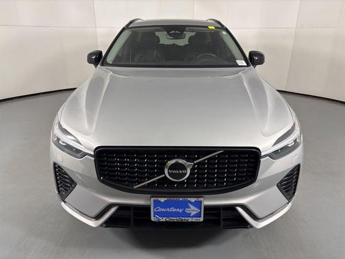 2025 Volvo XC60 B5 Core