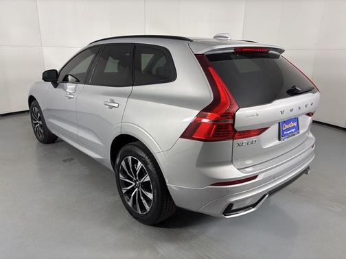 2025 Volvo XC60 B5 Core