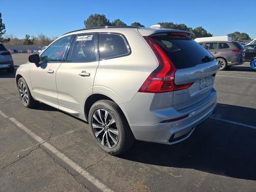 2025 Volvo XC60 B5 Core