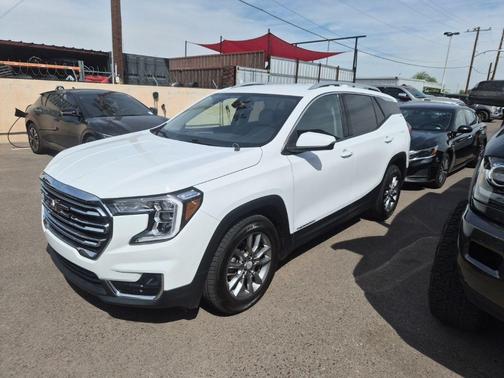 Summit White 2024 GMC Terrain SLT