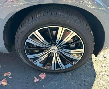 2023 Volvo XC60 B5 Ultimate Bright Theme