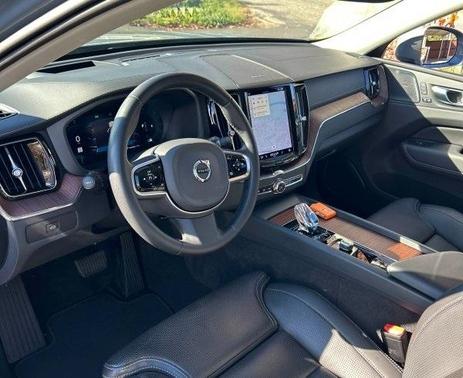 2023 Volvo XC60 B5 Ultimate Bright Theme