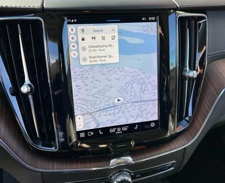 2023 Volvo XC60 B5 Ultimate Bright Theme