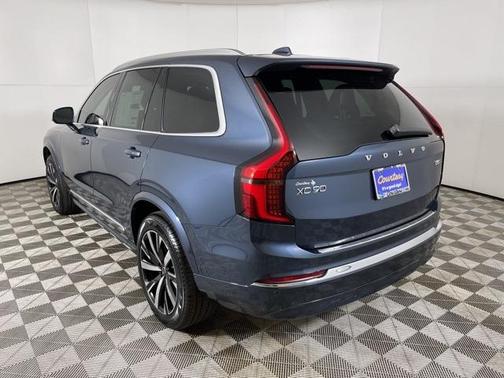 2025 Volvo XC90 B5 Core