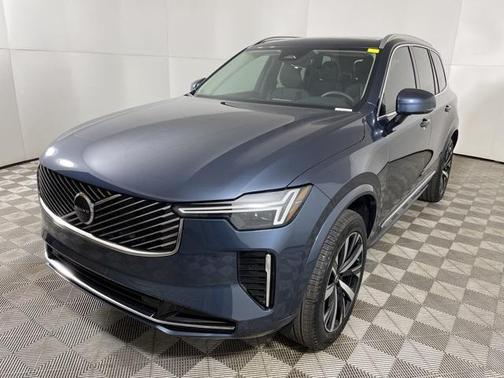 2025 Volvo XC90 B5 Core