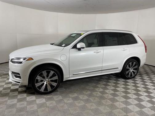 2025 Volvo XC90 Plug-In Hybrid T8 Plus 7-Seater