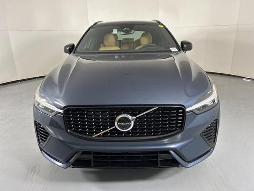 2025 Volvo XC60 Plug-In Hybrid T8 Ultra