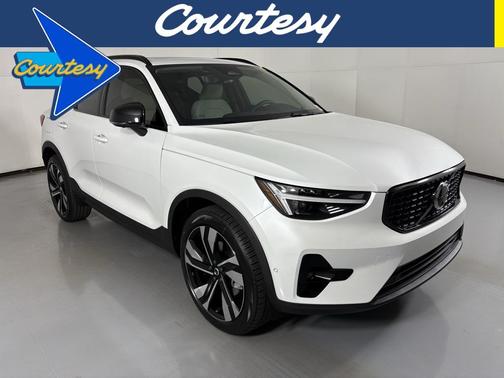 2026 Volvo XC40 B5 Ultra