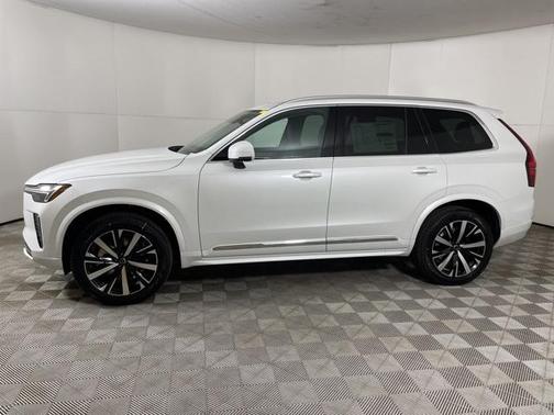 2025 Volvo XC90 B5 Core