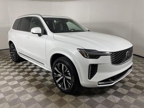 2025 Volvo XC90 B5 Core
