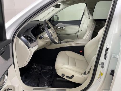 2024 Volvo XC90 Recharge Plug-In Hybrid T8 Core Bright Theme