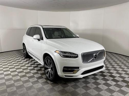 2024 Volvo XC90 Recharge Plug-In Hybrid T8 Core Bright Theme
