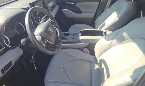 2023 Toyota Highlander Hybrid XLE