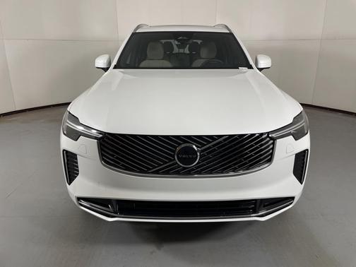 2026 Volvo XC90 B5 Core
