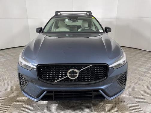2025 Volvo XC60 B5 Core