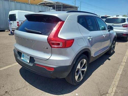 2024 Volvo XC40 B5 Core