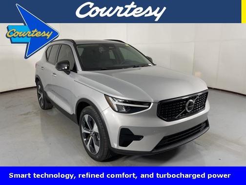 2024 Volvo XC40 B5 Core