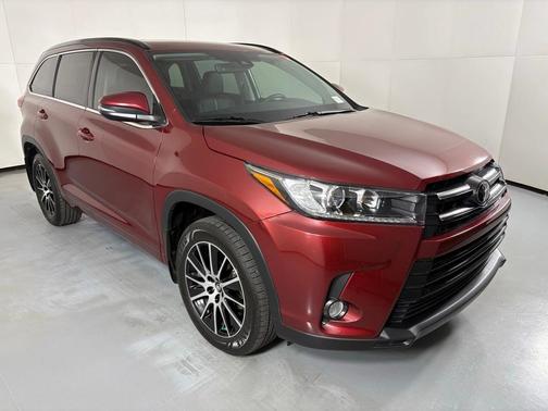 2017 Toyota Highlander SE