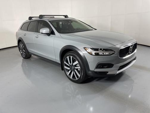 2025 Volvo V90 Cross Country B6 Ultra