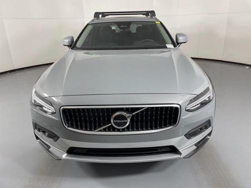 2025 Volvo V90 Cross Country B6 Ultra