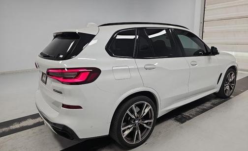 2022 BMW X5 M50i