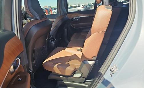 2023 Volvo XC90 B5 Plus