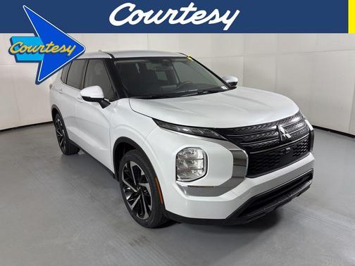 2022 Mitsubishi Outlander ES