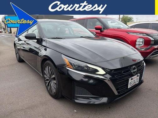 Black 2023 Nissan Altima 2.5 SV