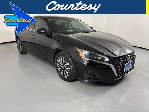Black 2023 Nissan Altima 2.5 SV