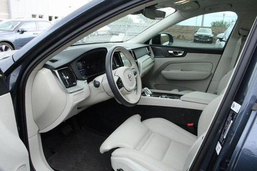 2025 Volvo XC60 Plug-In Hybrid T8 Ultra
