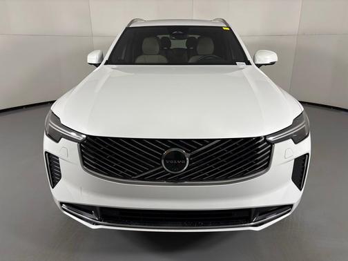 2026 Volvo XC90 B5 Plus 7-Seater