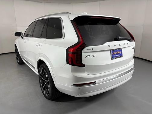 2026 Volvo XC90 B5 Plus 7-Seater