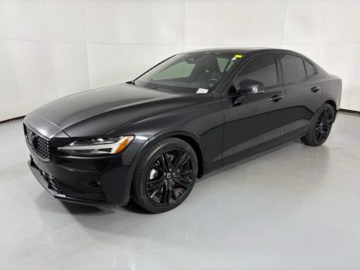 2024 Volvo S60 B5 Plus Black Edition