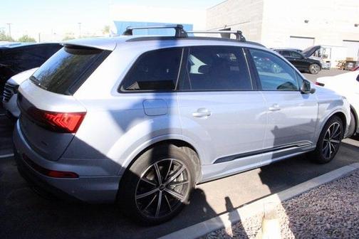 2022 Audi Q7 55 Premium Plus