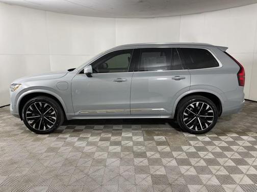 2025 Volvo XC90 Plug-In Hybrid T8 Plus 6-Seater