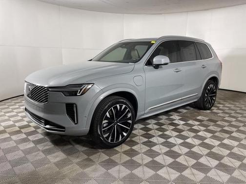 2025 Volvo XC90 Plug-In Hybrid T8 Plus 6-Seater