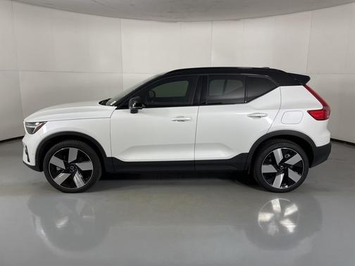 2023 Volvo XC40 Recharge Pure Electric Twin Plus